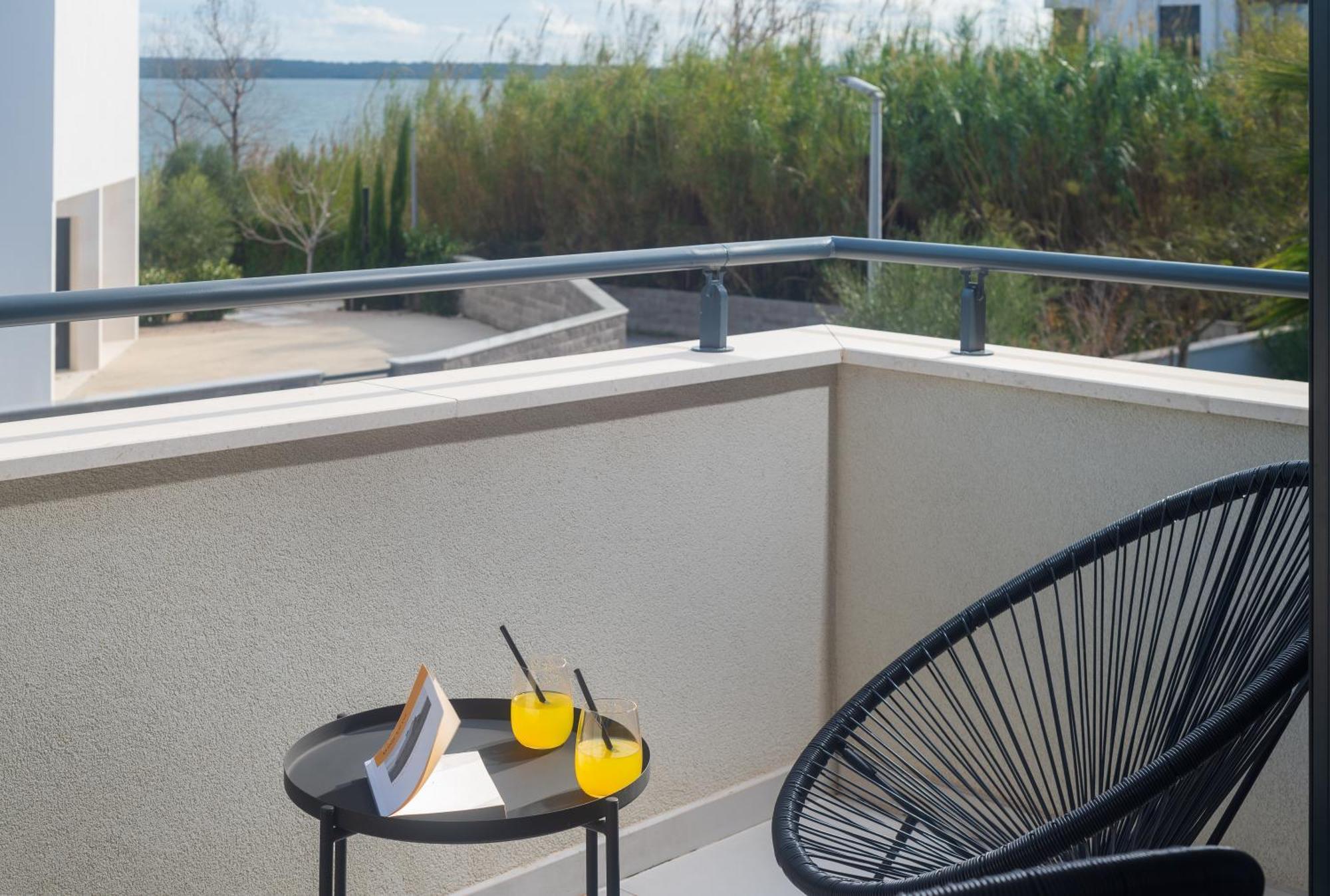 Villa Roca With Heated Pool And Sauna Privlaka  Exterior foto