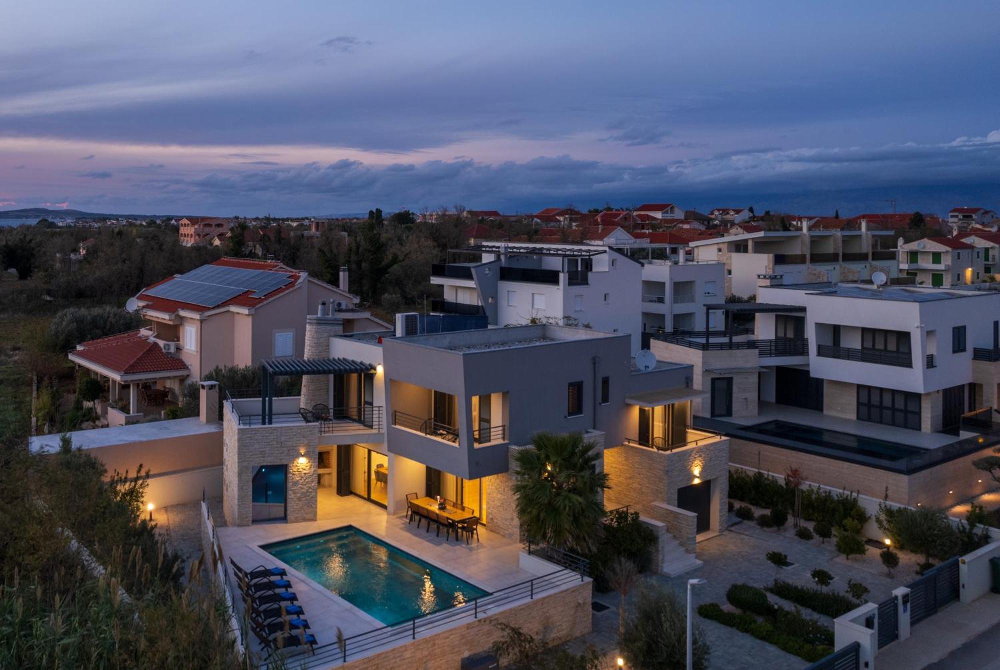 Villa Roca With Heated Pool And Sauna Privlaka  Exterior foto